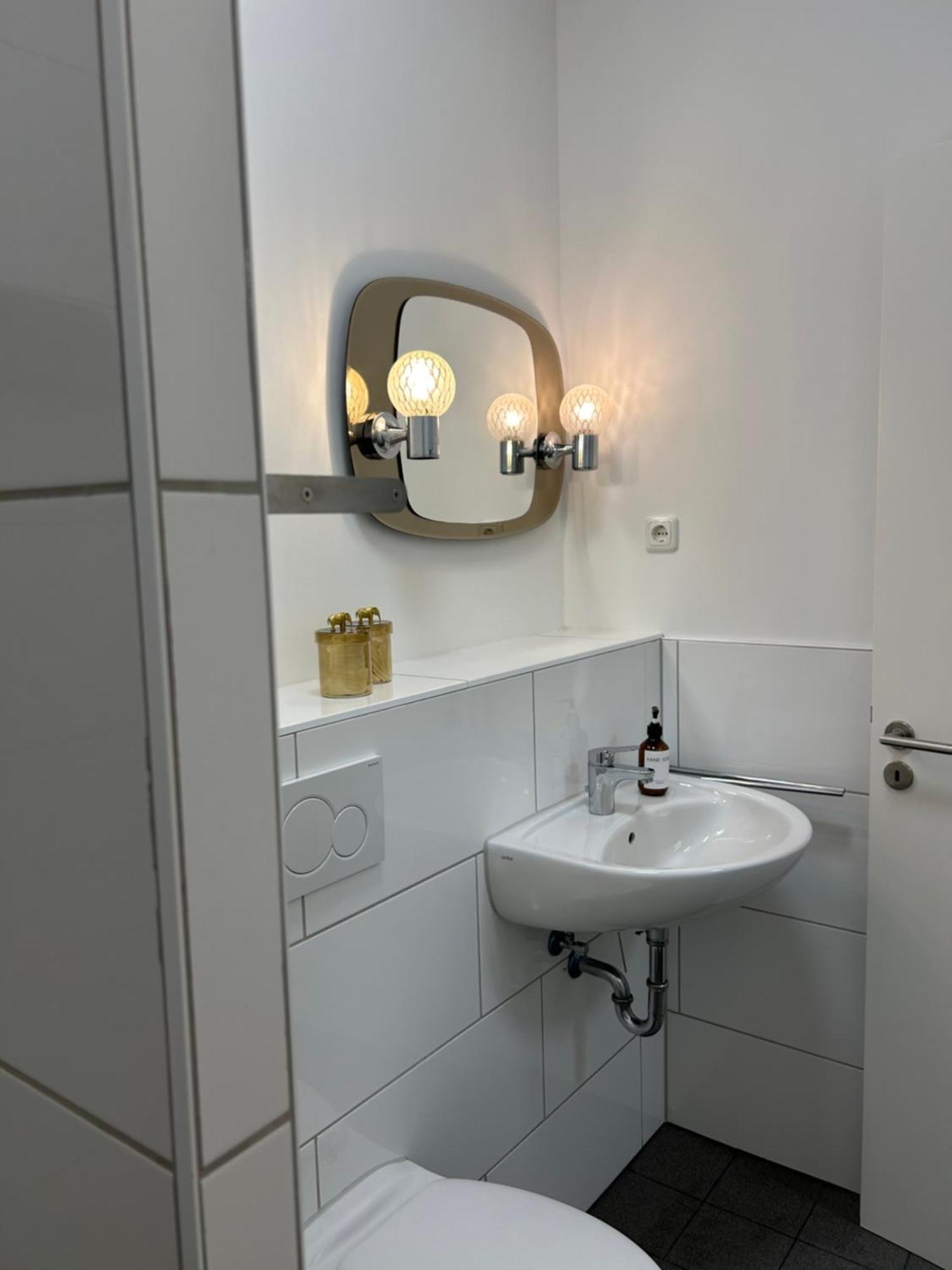 35 Qm Grosses Apartment Mit Eigenem Badezimmer In Den Elbvororten Hamburg Exterior photo
